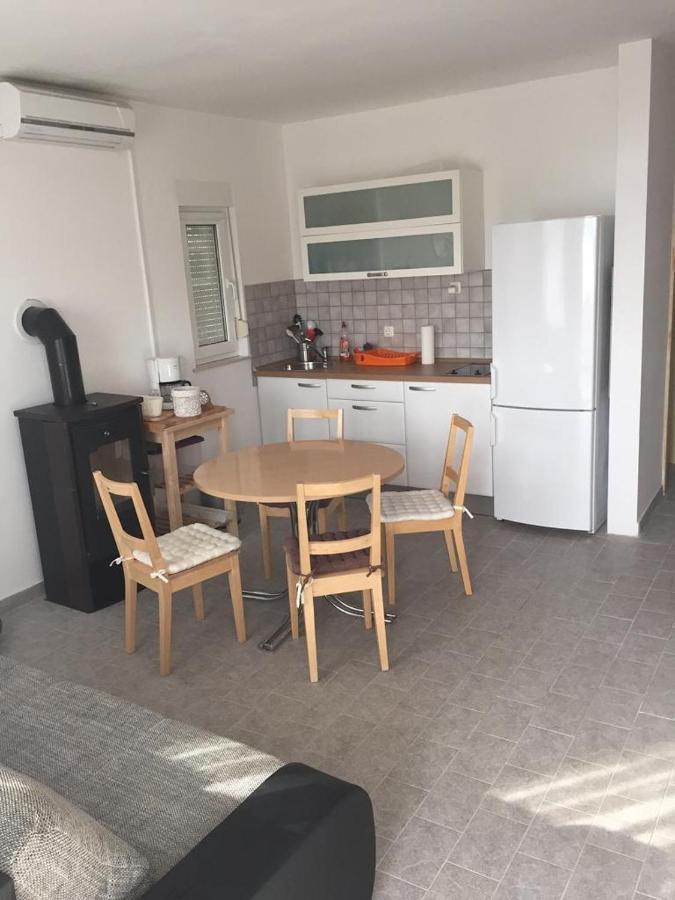 Tomo Apartment Starigrad Paklenica Exterior foto